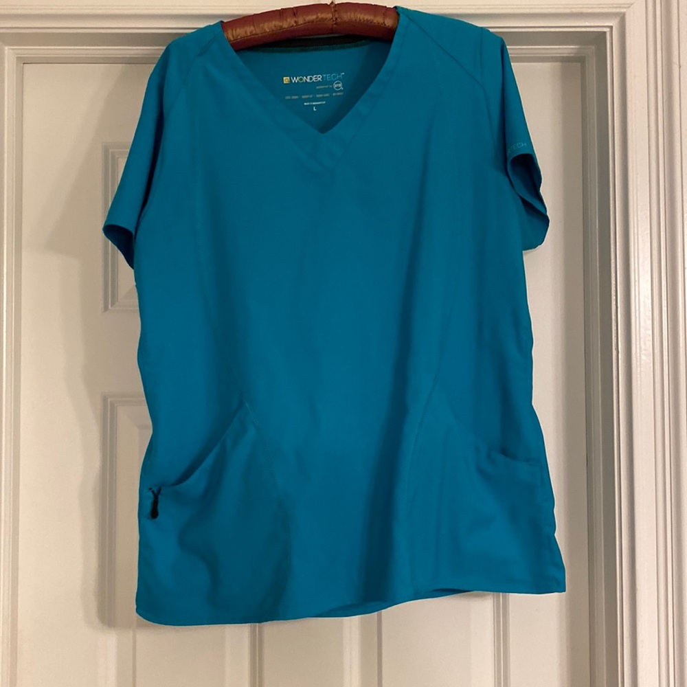 Scrub set